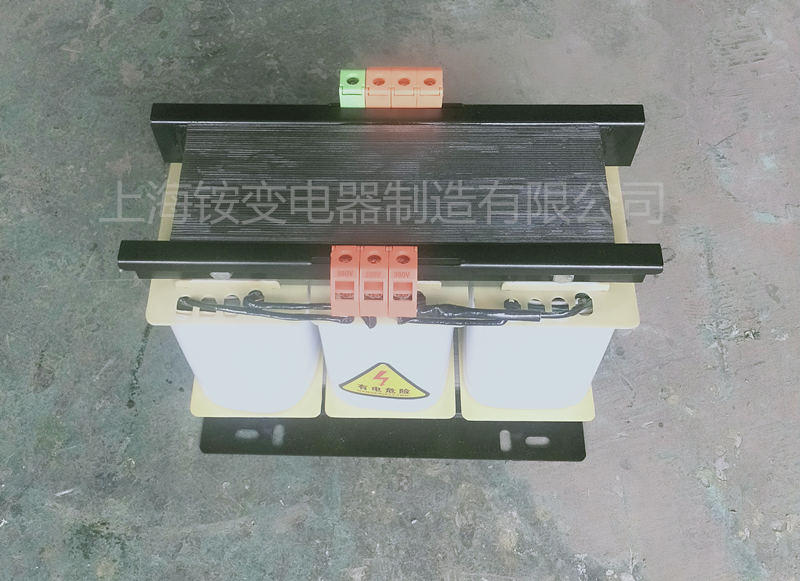 變壓器SBK-3000VA 1140/380 y/y 輸入電流1.5A 輸出電流4.6A